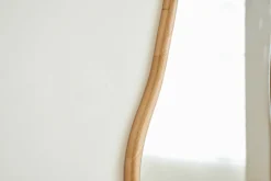 Angela organisk spejl med træramme i eg 100x50 cm