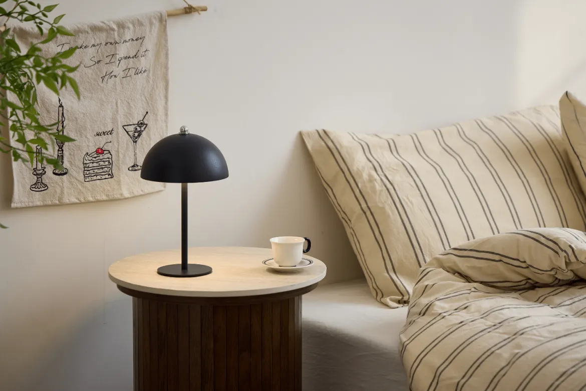 Bloom bordlampe Sort