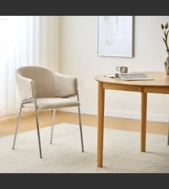 Carolina spisebordsstol i beige tekstil med chrome ben
