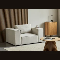 Hailey lænestol i beige L: 136 X D: 100 X H: 64 Cm