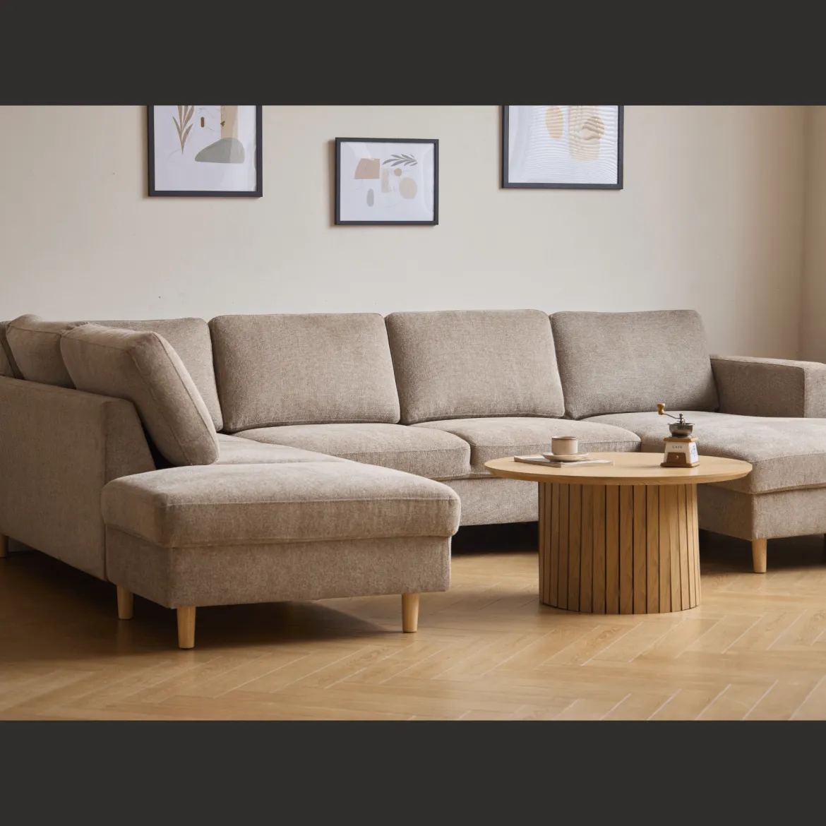 Jennifer højrevendt u-sofa i sand med chaiselong - L: 300 x D: 208 x H: 82 cm