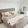 Premium Kontinentalseng i beige 180x200 cm med 7 cm topmadras i memoryskum inkl. chrome ben